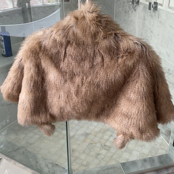 Bebe Faux Fur Shaw/Jacket - Picture 3 of 5